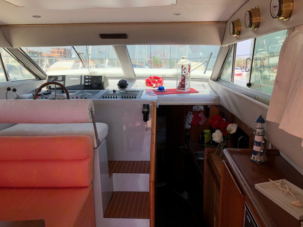 Yacht Suite 格罗塞托港 外观 照片