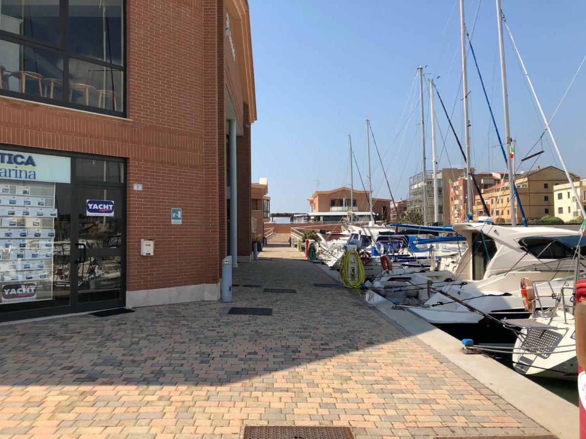 Yacht Suite 格罗塞托港 外观 照片