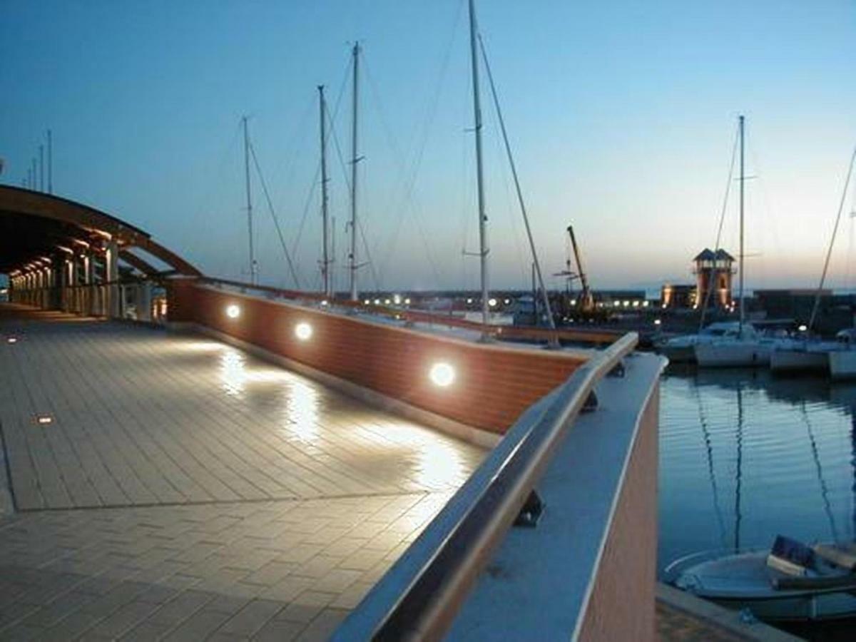 Yacht Suite 格罗塞托港 外观 照片